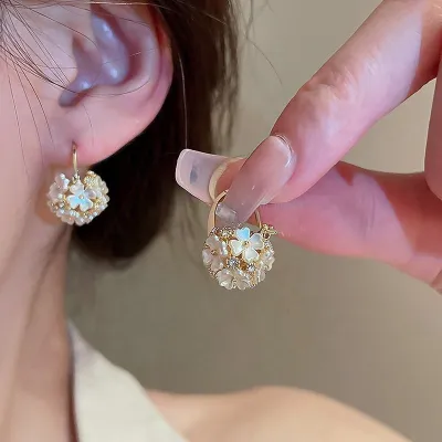 Elegant Flower Baskets Drop Earrings
